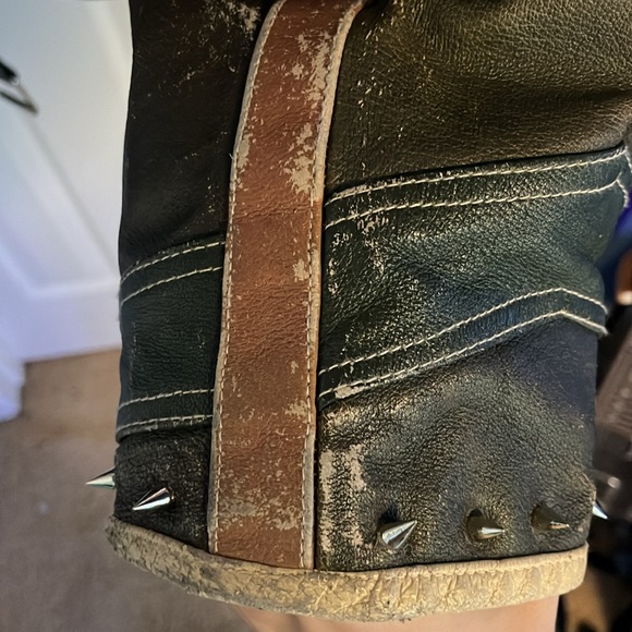 VINTAGE 90’s Distressed Leather Motorcycle Jacket - Picture 5 of 7